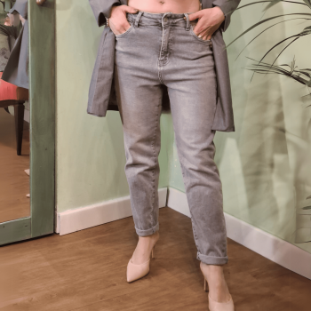 Jeans grigio Greasy – Elasticizzato a Cinque Tasche per un Look Versatile