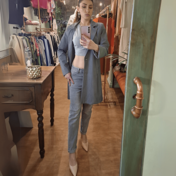 Giacca Giorgia – Eleganza Lunga con Chiusura a Due Bottoni