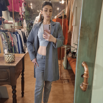 Giacca Giorgia – Eleganza Lunga con Chiusura a Due Bottoni