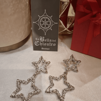 Orecchini silver pendenti a forma di stelle– Eleganza e stile