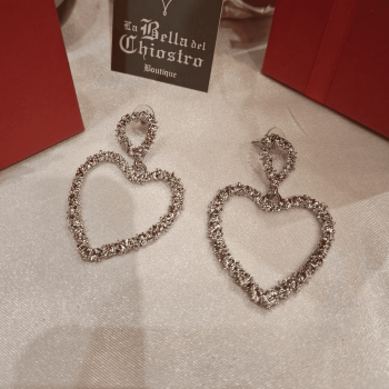 Orecchini silver pendenti a forma di cuore– Eleganza e stile