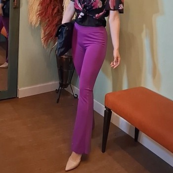 Pantalone Fucsia Elasticizzato – Comfort e Colore per Ogni Look