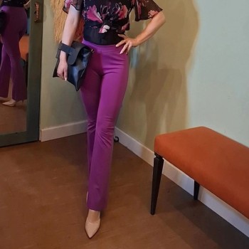 Pantalone Fucsia Elasticizzato – Comfort e Colore per Ogni Look